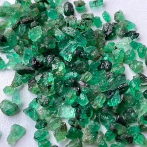 100 Pcs Raw Emerald , Rough Emerald 2mm 3mm Approx , Rough Gemstone , Emerald Crystal , Emerald Healing , Emerald Untreated Rough