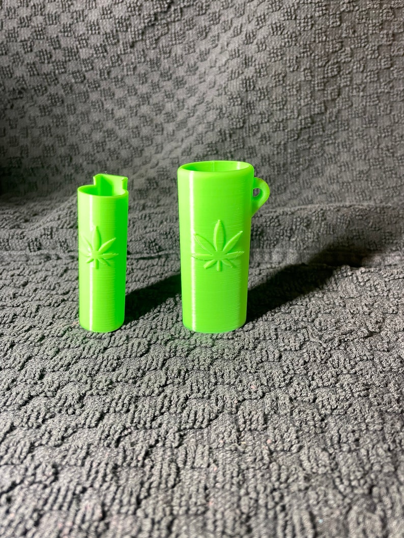 Bic Leaf Lighter Keychain, Stash Container, and Leaf Keychain Trio image 3