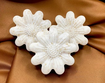 Floral Shaped Honey Lavender Oat Goat's Milk Soap Bar | Honey Lavender Oat Flower Soap | Great Soap For Dry Skin | Unique Mother's Day Soap