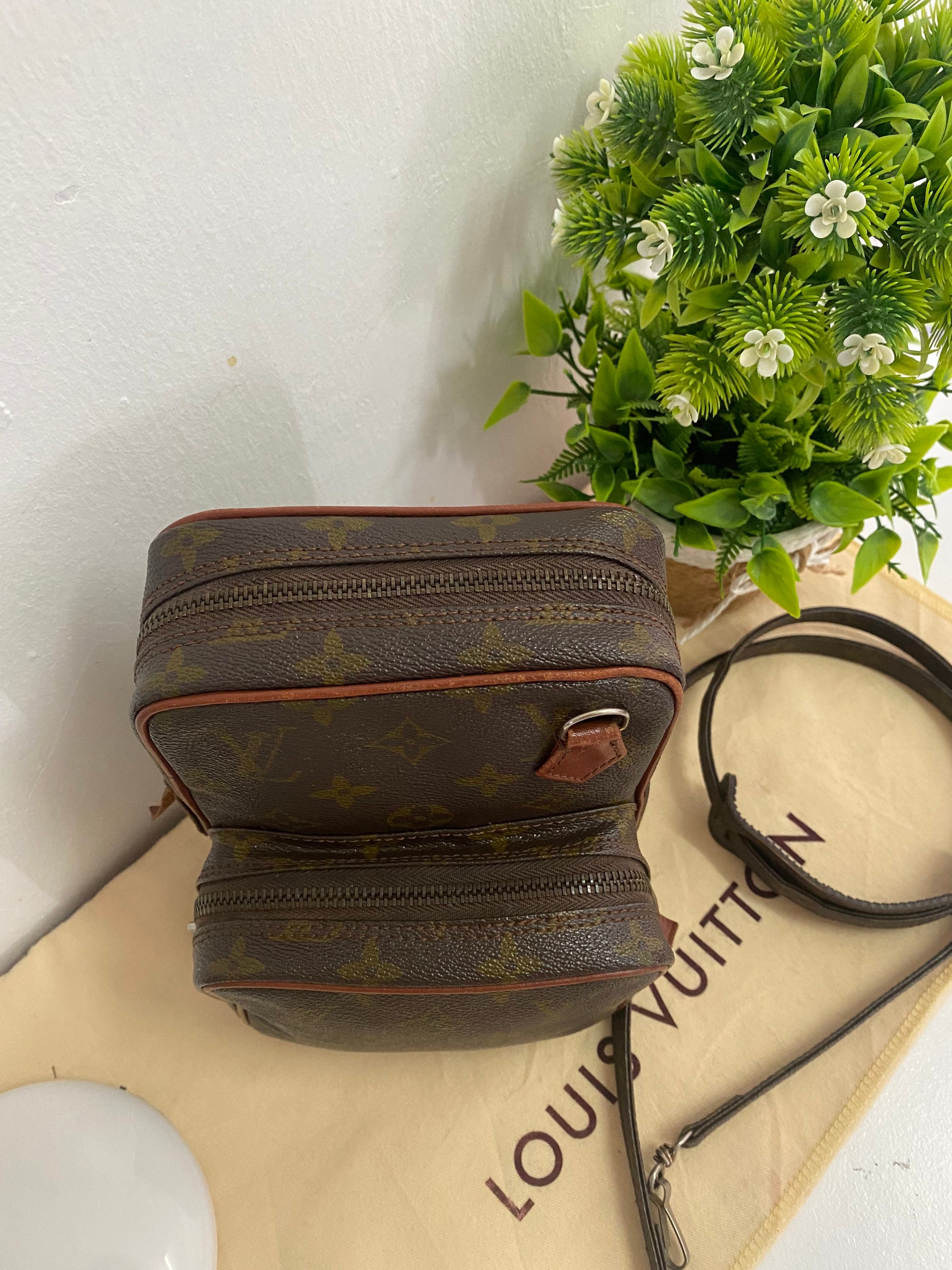 Auth Vintage 80s Louis Vuitton Monogram  Crossbody 