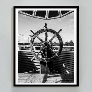 Vintage Ship Wheel Print, Nautical Steering Luxury Captain&#39;s Wheel, Printable Navigation Wall Art, Coastal Sailboat Decor, Digital Download