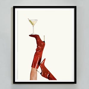 Impresión artística de Red Boot Martini, arte de pared con carrito de bar, Bottoms Up, póster de cóctel, decoración de habitaciones de pub inglés y Hypebeast, descarga digital, póster Y2k