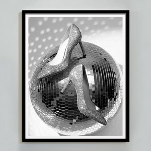 Nadruk na wysokim obcasie z dyskotekową kulą, Hypebeast Wall Art, plakat na wózek barowy, czarno-biały, fotografia modowa, drukowana sztuka ścienna, wystrój pokoju Y2K