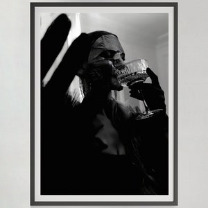 シャンパンを飲む女性のプリント、白黒、カクテル ウォール アート、バー カート プリント、アルコール ポスター、Hypebeast ルーム デコレーション、デジタル ダウンロード