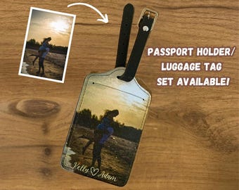 Etiquetas de equipaje personalizadas con foto de pareja - Funda para pasaporte y etiqueta de equipaje de cuero vegano personalizada / Funda para pasaporte / Juego de viaje personalizado