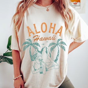 Aloha Hawaii Oversized TShirt, Comfort Colors shirt, Graphic Tees For Women, Boho Tee, Hawaii Vacation Shirt, Womens Oversized Aloha T Shirt