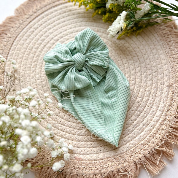 Sage green handmade turban I Spring handmade baby turban I Save messy knot hair bow I Sage green donut turban