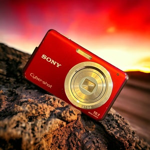Sony Cyber-shot DSC-W180 Roja / Cámara digital / Incluye batería y tarjeta de memoria / Probada y funcionando