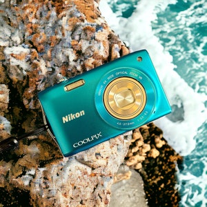 Nikon Coolpix S3100 Blue Digital Camera | Battery, SD Card & Charger Included | Tested And Working