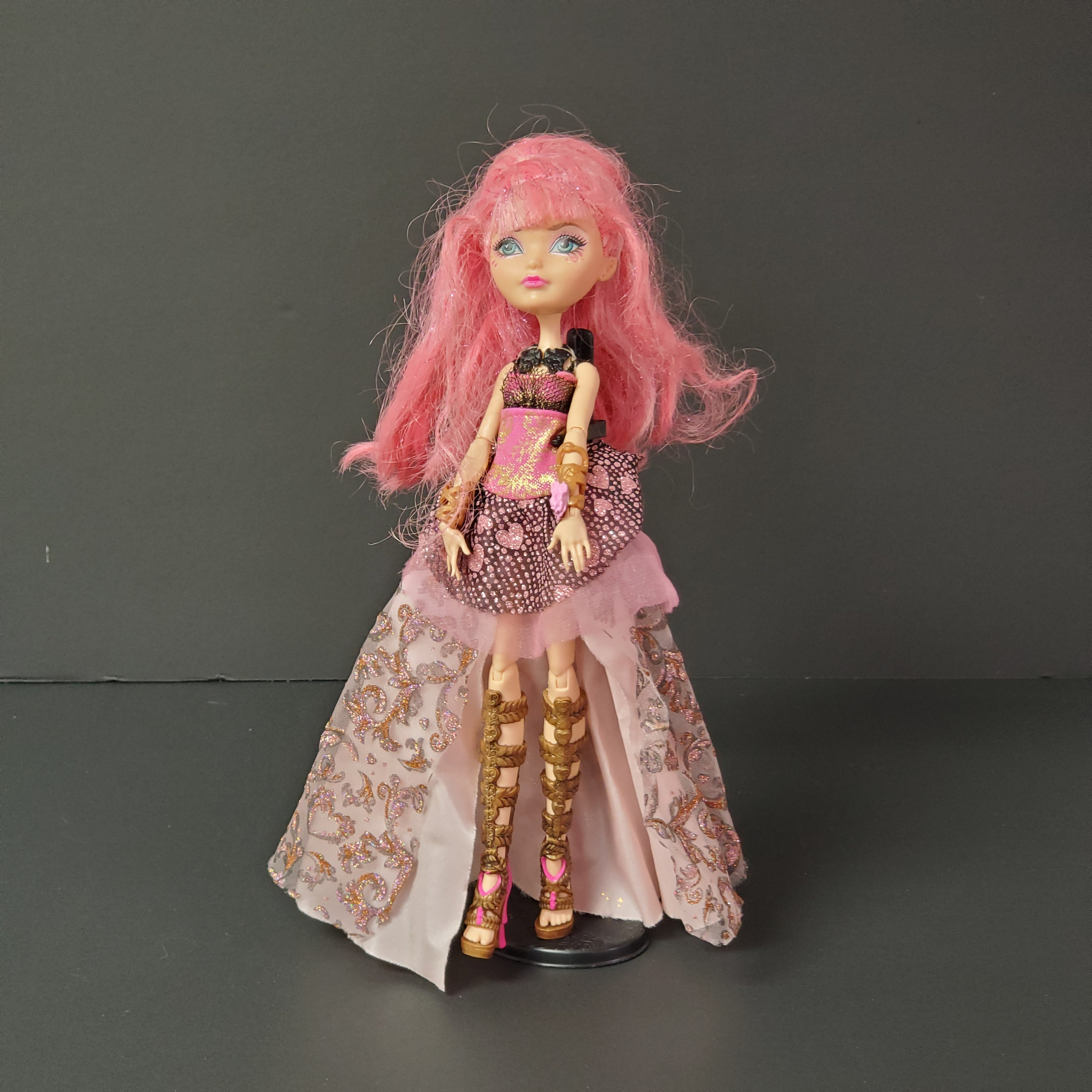 C.A. Cupid, Thronecoming EAH  Ever after dolls, Monster high