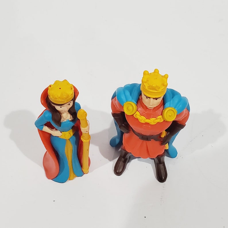 Medieval Prince and Princess Figure Blue Cape Red Plastic Unbranded Vintage image 2