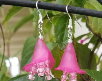 Flower earrings in pink