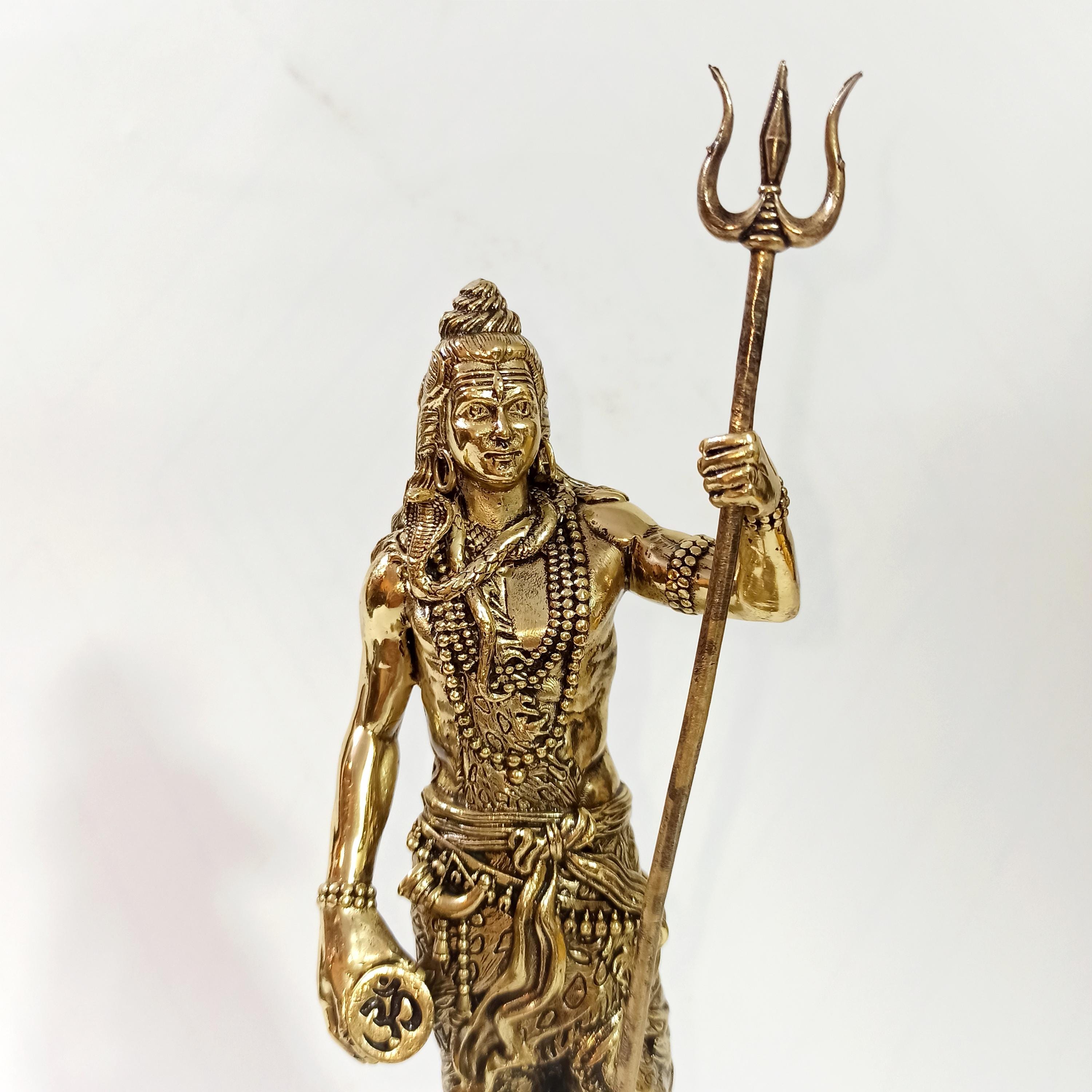 真鍮のシヴァ像: 8 インチのヒンドゥー教の神像、トリシュール付き