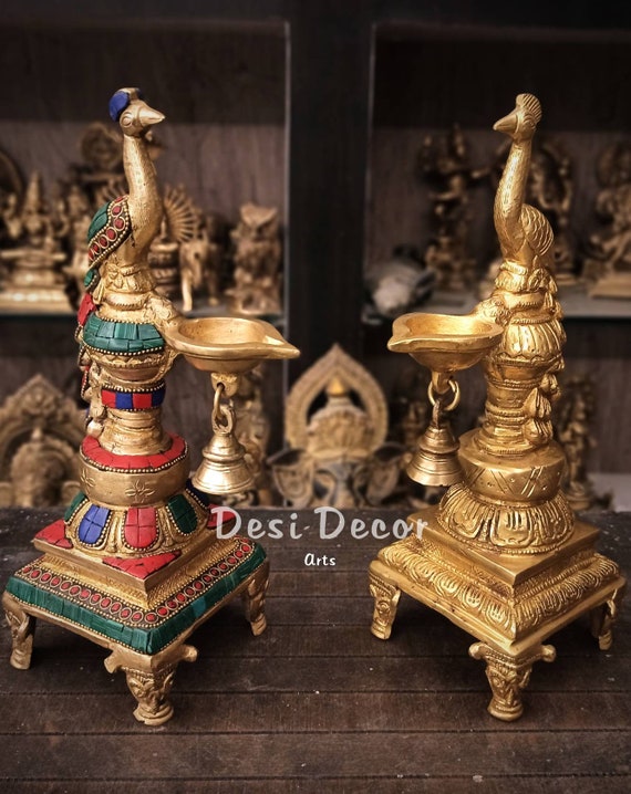 真鍮の孔雀のディヤ：ベル付きの伝統的なインドのオイルランプ - Etsy 日本