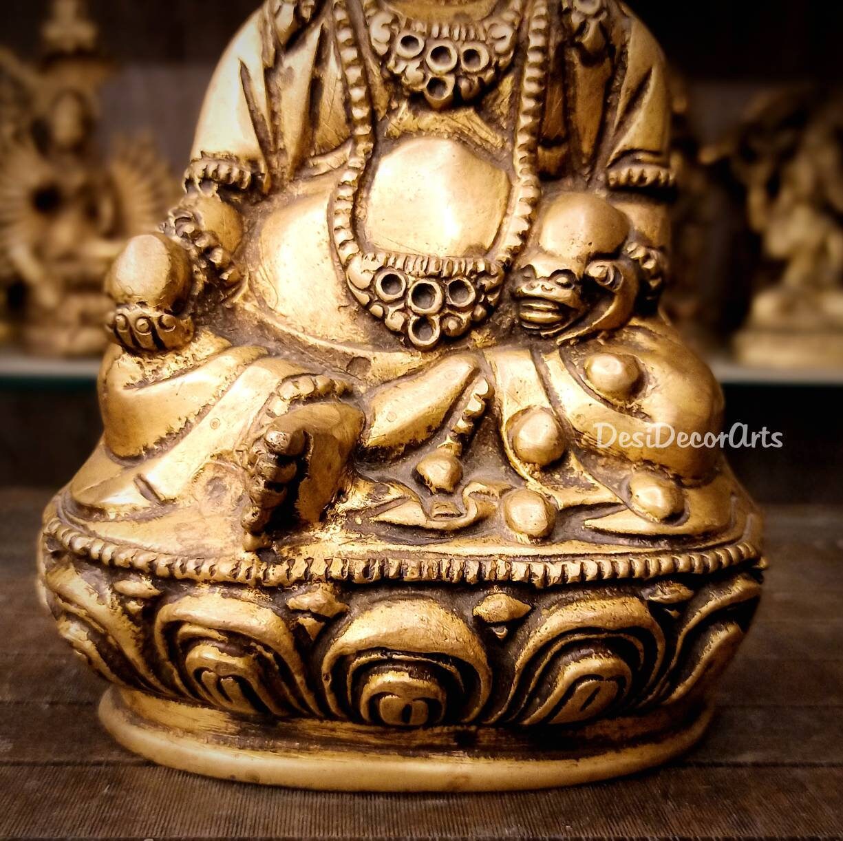 真鍮製のクーバー卿像：ヒンドゥー教の富の神、寺院の装飾（9インチ