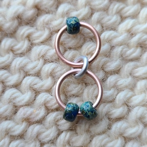 Snag free Stitch Markers "Mountain Rain" - Rose Gold Rings, Blue/green marble bead, knitting gifts, knitting accessories