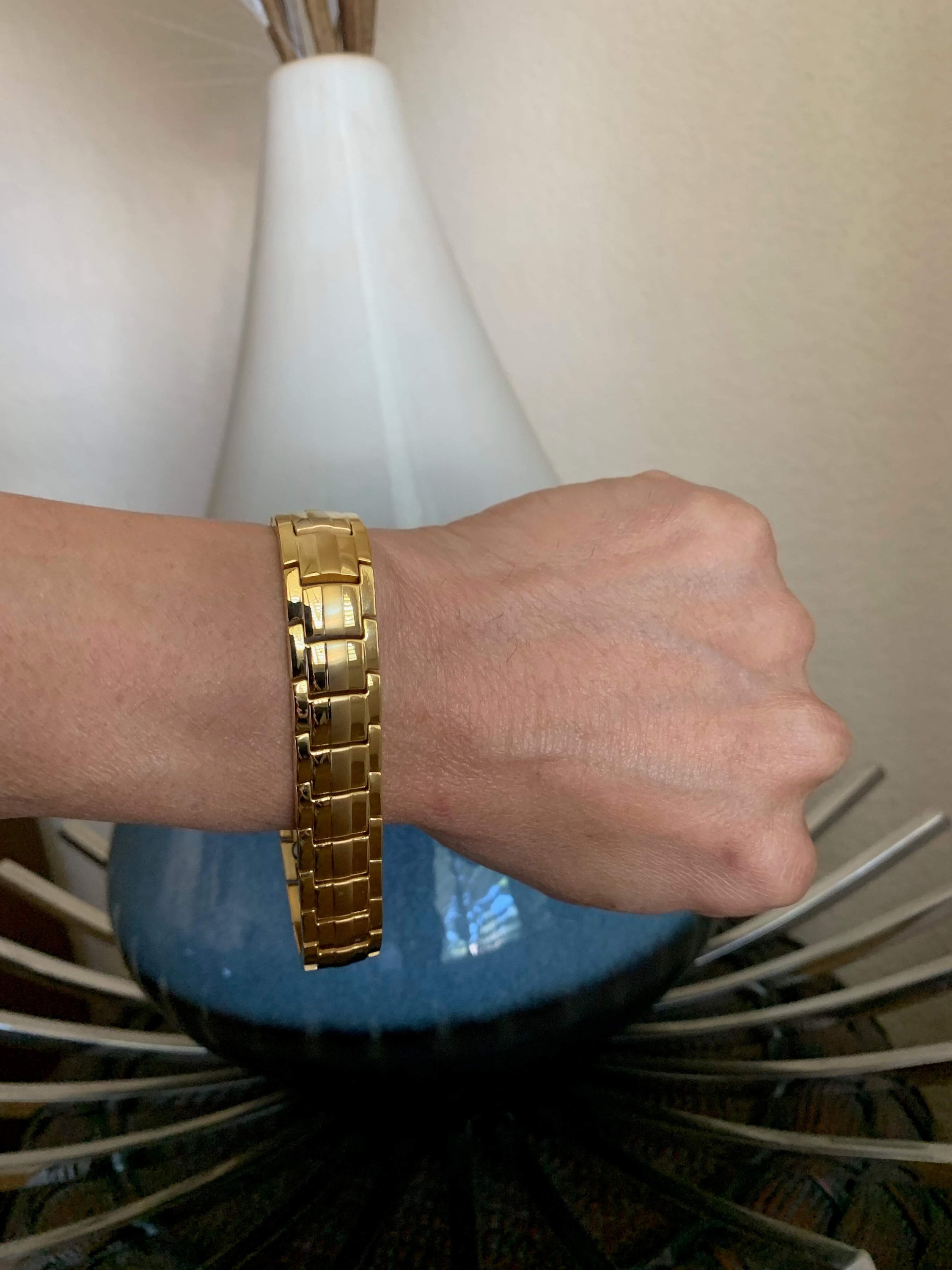 Kaufe Mode Magnetisches Armband Hämatit Stein Perlen Armband Gesundheit