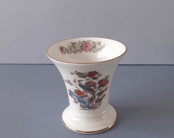 Wedgwood Vintage Vase with Crane. Kutani Crane collection.
