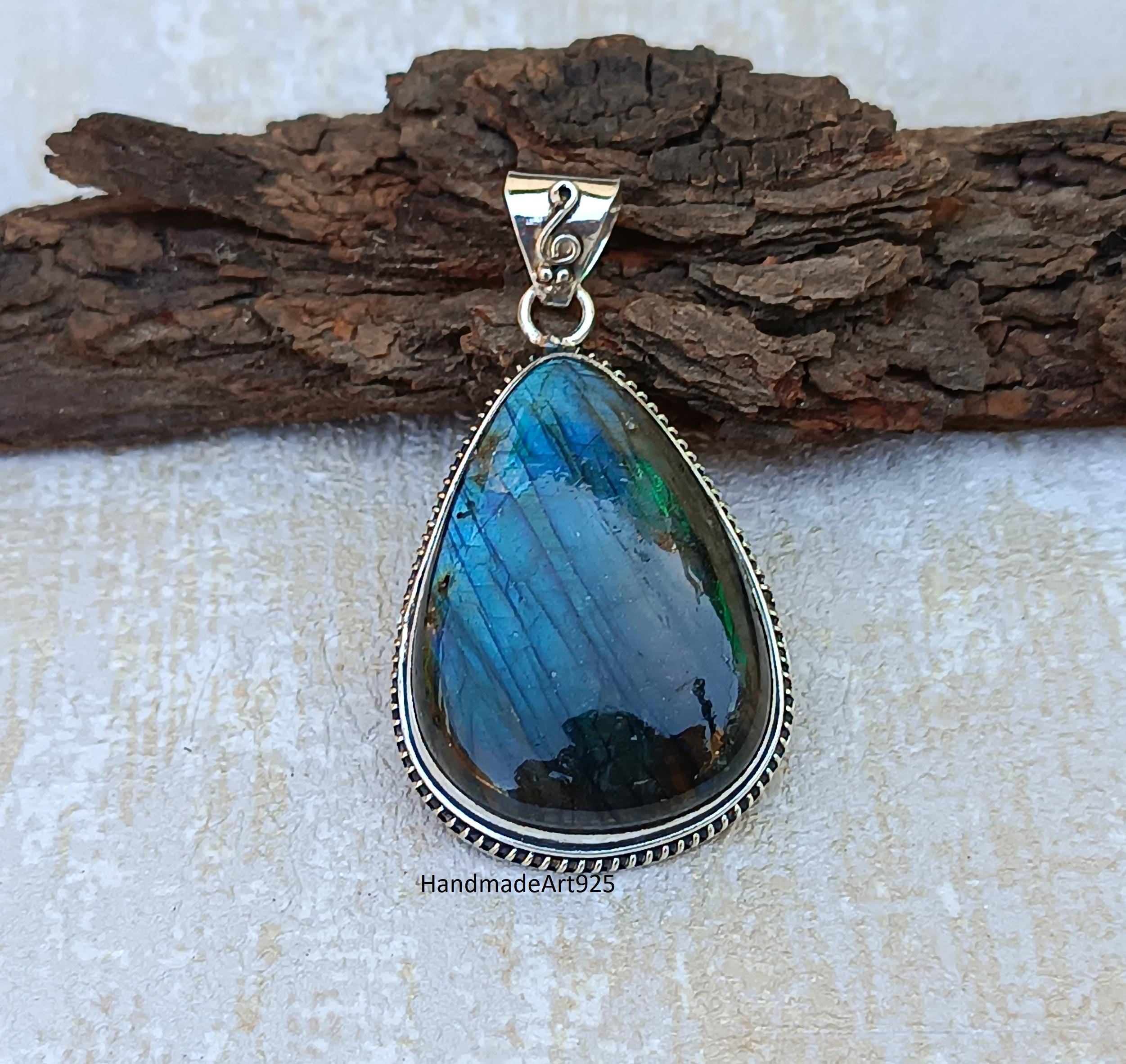 ハンドメイドのラブラドライトティアドロップペンダント：925