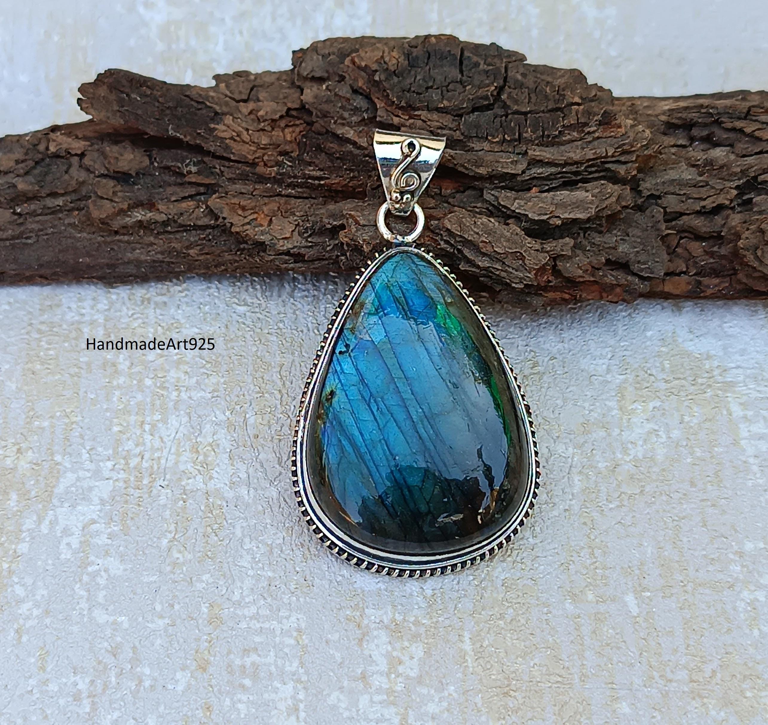 ハンドメイドのラブラドライトティアドロップペンダント：925