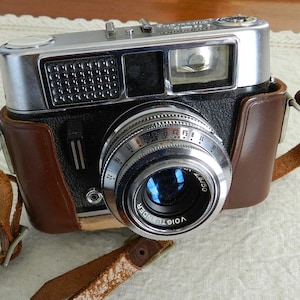 Voigtlander Vito Automatic R 35mm Film Camera w/ Lanthar 50mm ƒ2.8 Lens ~Case