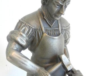 The BLACKSMITH Franklin Mint Fine Pewter Figurine Colonial America Issued 1975