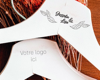 Cintre mariage gravé logo personnalisable