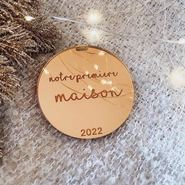 Boule de Noël personnalisable "Notre première maison" en plexi décoration sapin