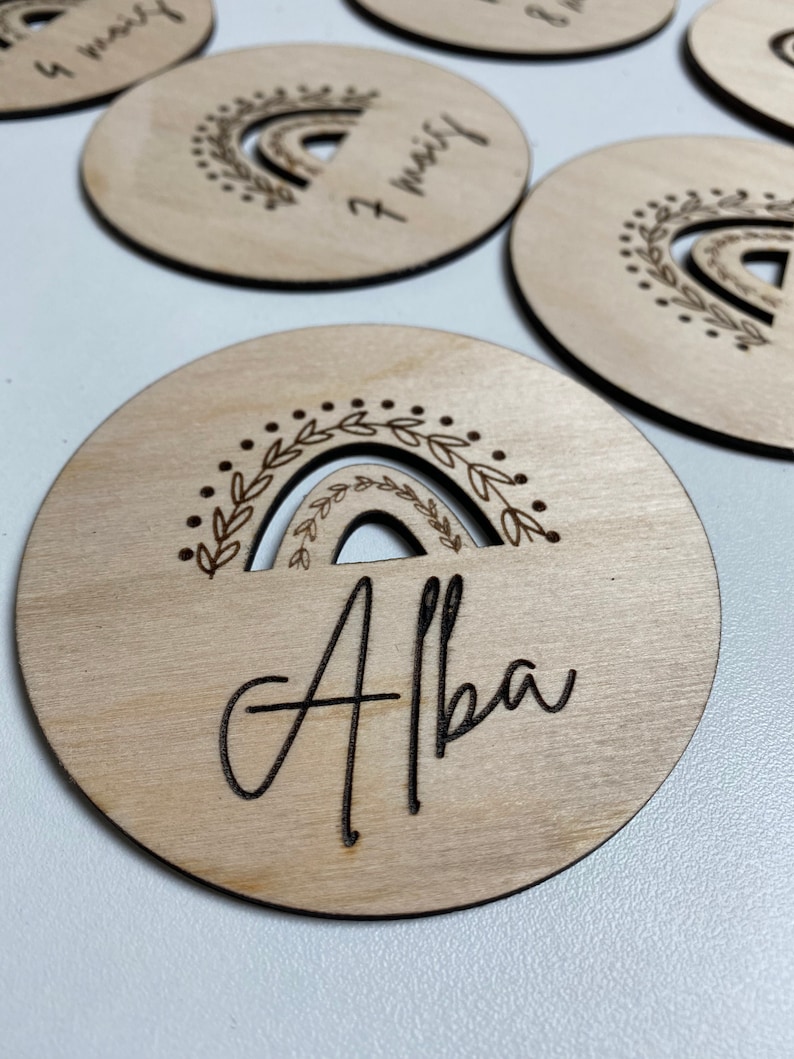 Carte étape 12 mois et prénom en bois arc en ciel floral image 2