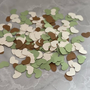 Cuori di carta verde salvia/crema/naturale da 2 cm - coriandoli per matrimoni, coriandoli per baby shower, biglietti d'auguri