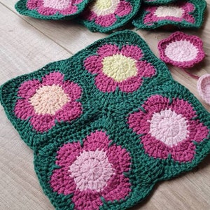 the mini flower square crochet