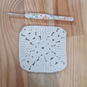 Easy Crochet Granny Square Pattern: Beginner Motif (PDF Pattern)