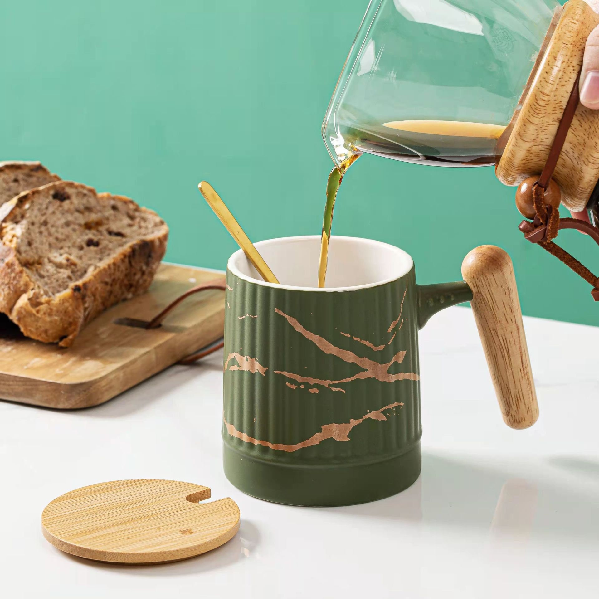Minimalist Style Mug with Spoon Lid – Grand Prix Coffee