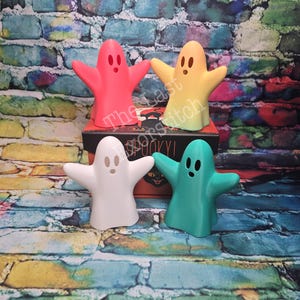 3D Printed Ghost Lantern: Spooky Halloween Decoration with Tealight