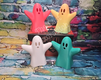 3D Printed Ghost Lantern: Spooky Halloween Decoration with Tealight