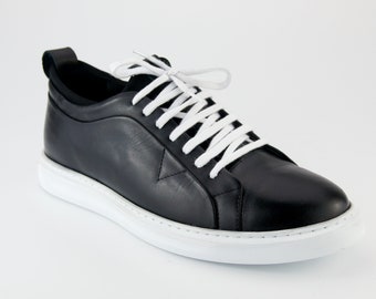 Chaussures noires pour hommes en cuir - Handmade / SNEAKERS POUR HOMMES À LA MODE