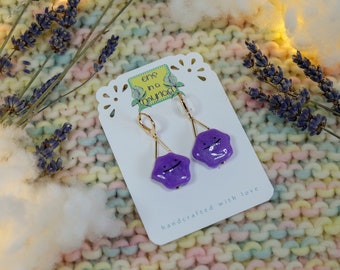 Ditto dangling earrings