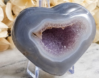 Corazón de geoda de amatista: ayuda a aliviar el estrés y la tensión.