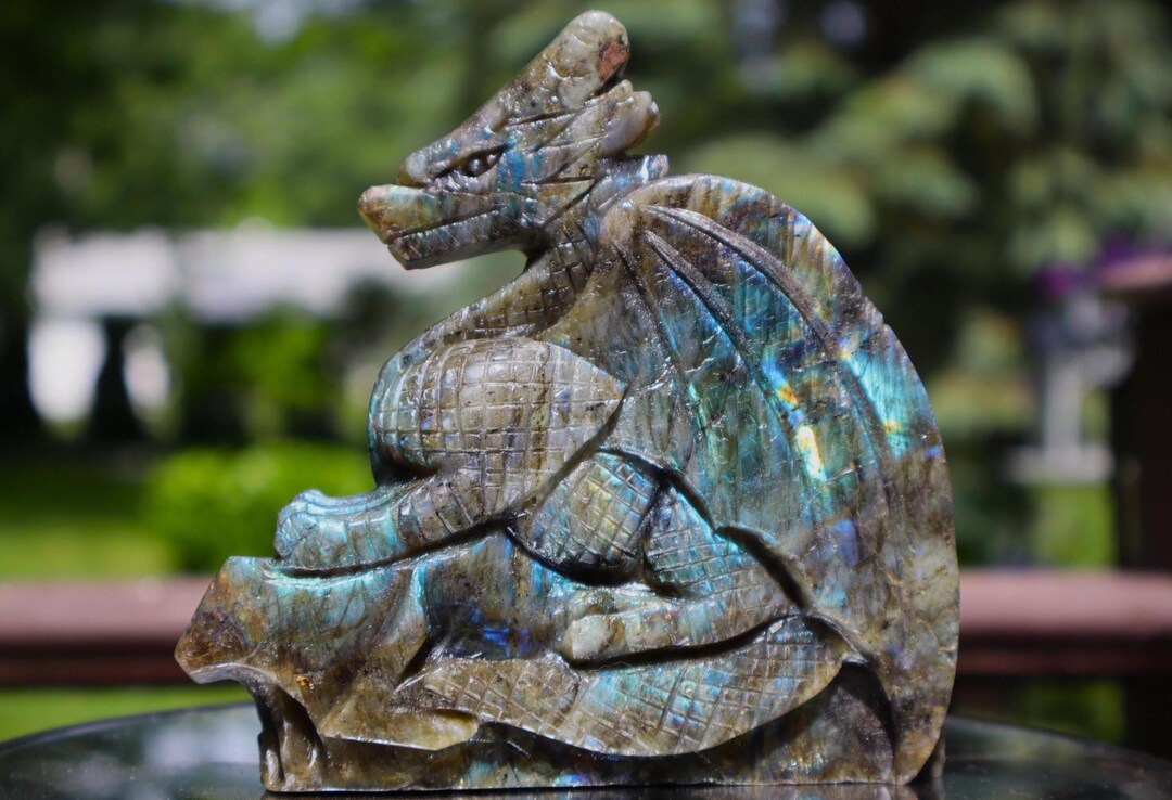 ラブラドライト 彫刻 ドラゴン 置物 Labradorite Dragon - Collectible Stone Carving - Attracts