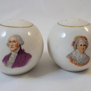 Vintage Porcelain George and Martha Washington Salt and Pepper Shakers, Round with Gold Trim, With Both Corks, 2&quot; x 2&quot;