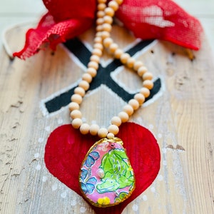Oyster Shell Crocodile Green & Pink Necklace.