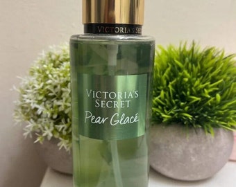 Victorias Secret Body Mist -Pear Glace- Discontinued- 250ml with Free Nailpolish.... Gift idea !