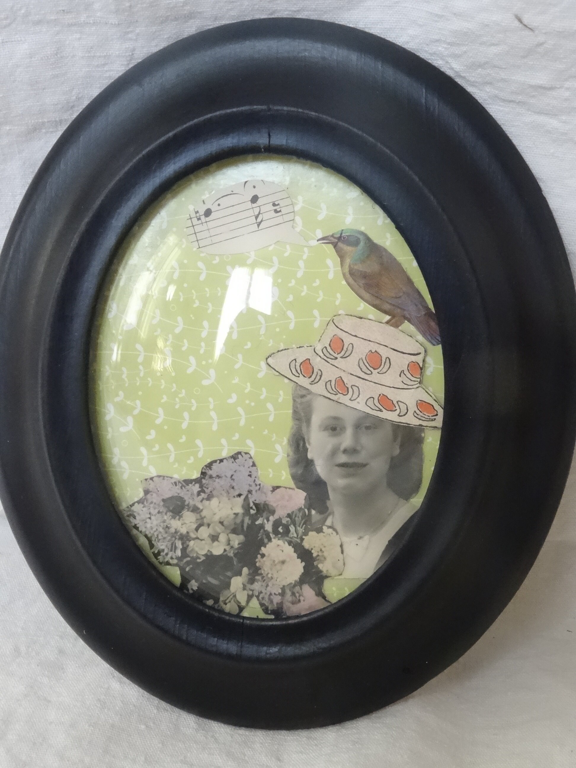 Jeune Fille Au Chapeau