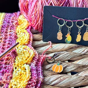 Farm Stitch Markers set of 5 autumn accessory, notions for knitting, for crochet, gift for crocheters, gift for knitters, pumpkin stitch