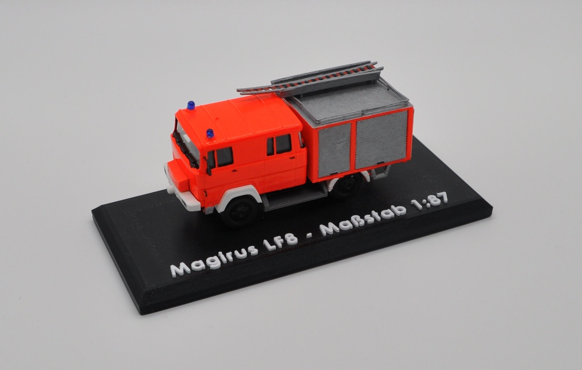 Photo 19 - Des anciens véhicules de pompiers mis en vente aux enchères