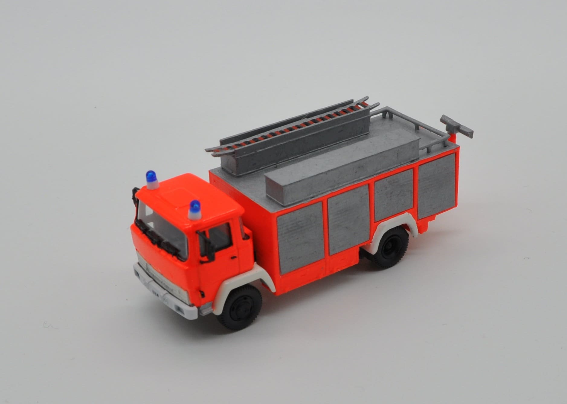 ミリタリー Presser miniaturfiguren HO 337 <16337> RW 2 Magirus 1:87 pojazd ratowniczy straż pożarna H0 HO