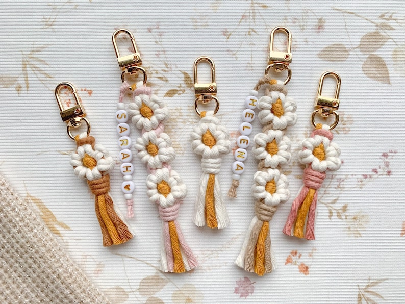 Schlüsselanhänger Gänseblümchen mit Namen Makramee Blume Schlüsselanhänger Geschenk für Frauen Personalisiert Sonnenblume Taschenanhänger image 9