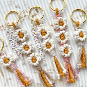 Schlüsselanhänger Gänseblümchen mit Namen Makramee Blume Schlüsselanhänger Geschenk für Frauen Personalisiert Sonnenblume Taschenanhänger