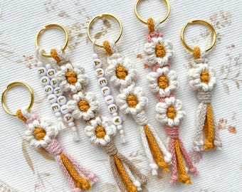 Schlüsselanhänger Gänseblümchen mit Namen Makramee Blume Schlüsselanhänger Geschenk für Frauen Personalisiert Sonnenblume Taschenanhänger