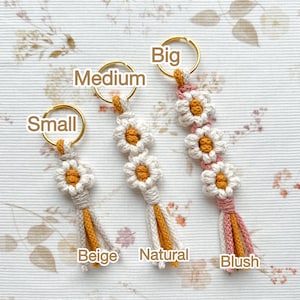 Schlüsselanhänger Gänseblümchen mit Namen Makramee Blume Schlüsselanhänger Geschenk für Frauen Personalisiert Sonnenblume Taschenanhänger image 4